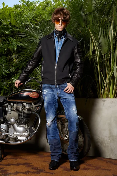 Look 35